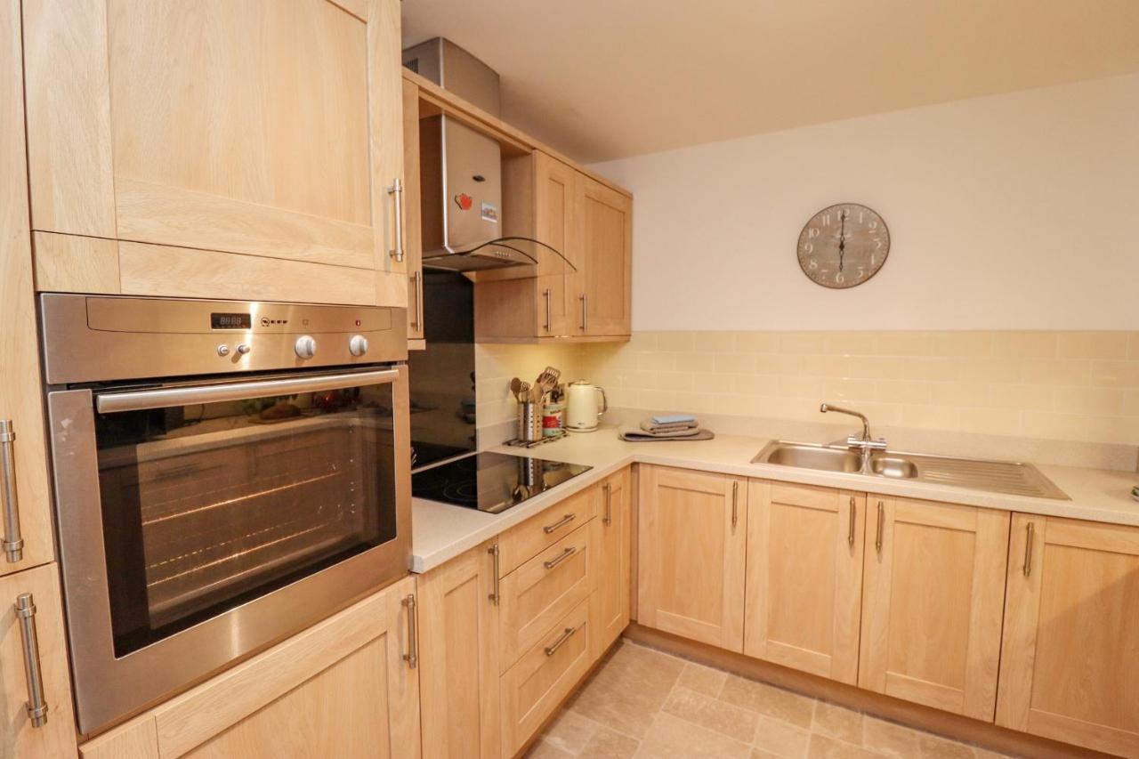 Above & Beyond Apartment Whitby Exterior photo